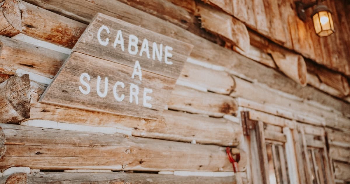 La Cabane à Sucre au Québec : Histoire, Traditions et 20 Recettes Incontournables