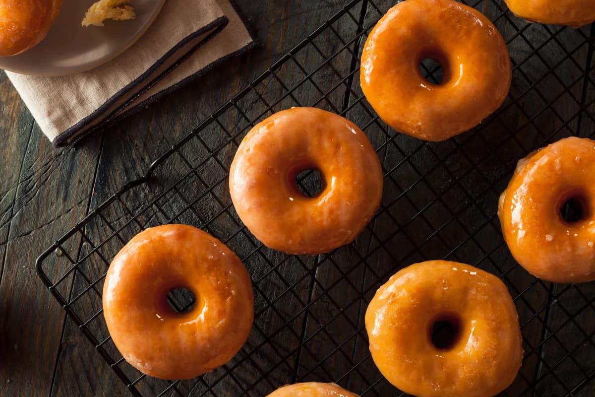 Beignes dorés à l'érable maison